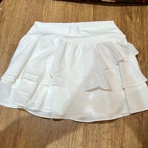 Aerie white tennis skirt!